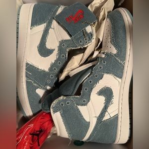 Nike Air Jordan 1 Retro High OG Women’s Size 9